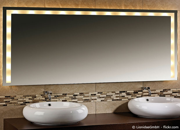 Spiegel im Bad ohne bohren kleben –