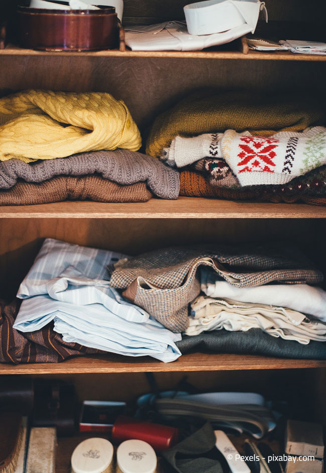 Gerümpel macht sich oft im Kleiderschrank breit! Wann haben Sie Ihren Kleiderschrank das letzte Mal gründlich ausgemistet?